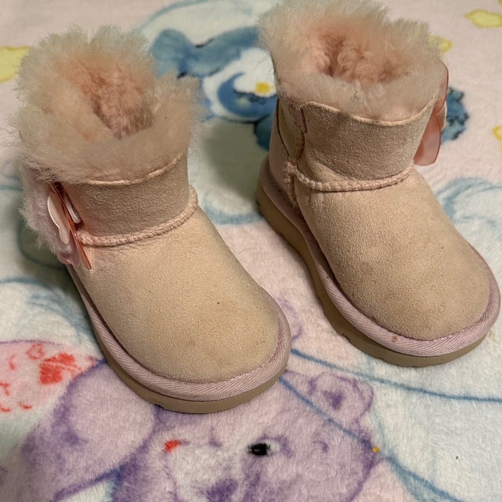 UGG Toddler Mini Bailey II Cactus Flower - Sz 6K
